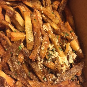 Moku Kitchen - Truffle fries - Cocktail Bars Near Me - Honolulu, Hawaii