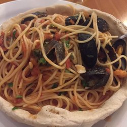 Pizza Pazza - Pasta with seafood (mussel, clam, shrimp, squid)
