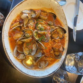 Bar Meets Grill - Linguine with clams - New American Near Me - Pala, California Bar Meets Grill - Linguine with clams - New American Near Me - Pala, California