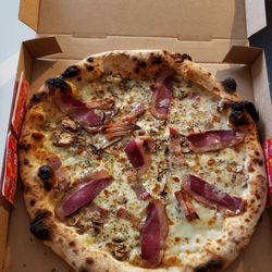 Alice Pizza - Best pizza EVER!!