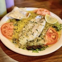 Casa Reveles - Filete al mojo de ajo