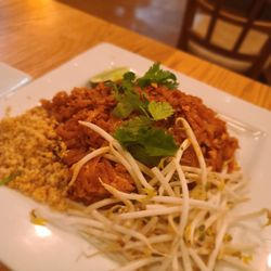 Cozy Thai Restaurant - Pad Thai. Ordered hot - and it certainly was!! Quite tasty :-)