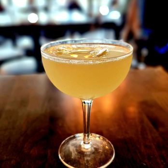 Classic Crust Pizza Bar - Bees Knee: gin, lemon, honey simple syrup $13 - Pizza Near Me - Clifton Park, New York Classic Crust Pizza Bar - Bees Knee: gin, lemon, honey simple syrup $13 - Pizza Near Me - Clifton Park, New York