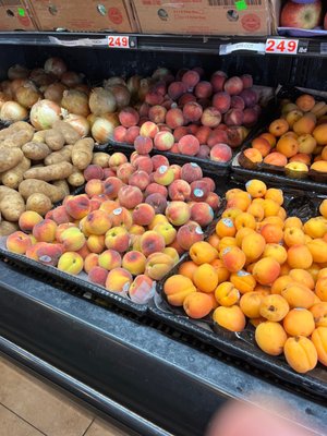 Peachy's Market & Grill by null