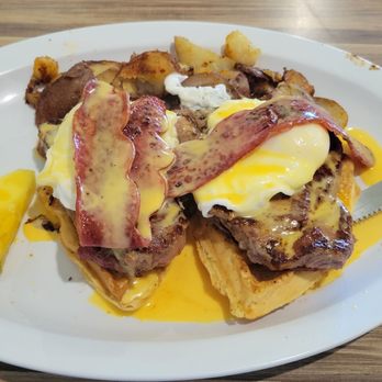 @ The Diner - The Bennyffle with turkey bacon and steak substituted - delicious - Breakfast & Brunch Near Me - Orlando, Florida