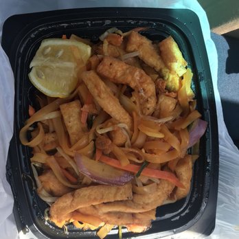 Chen Vuong Thai - Tofu Pad Thai - Thai Near Me - Burlington, Colorado