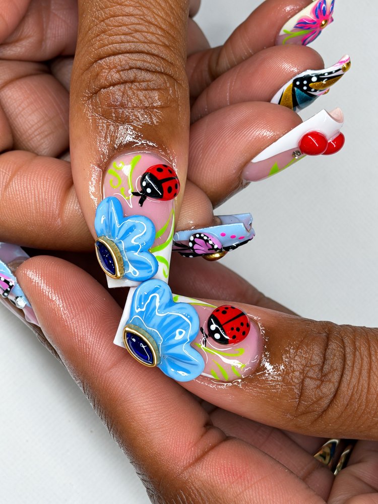 Glow Nails And Spa Logo