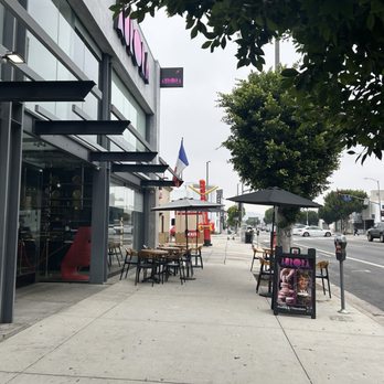 Aurora - Shimmering Delicacies - Patisserie/Cake Shop Near Me - Los Angeles, California