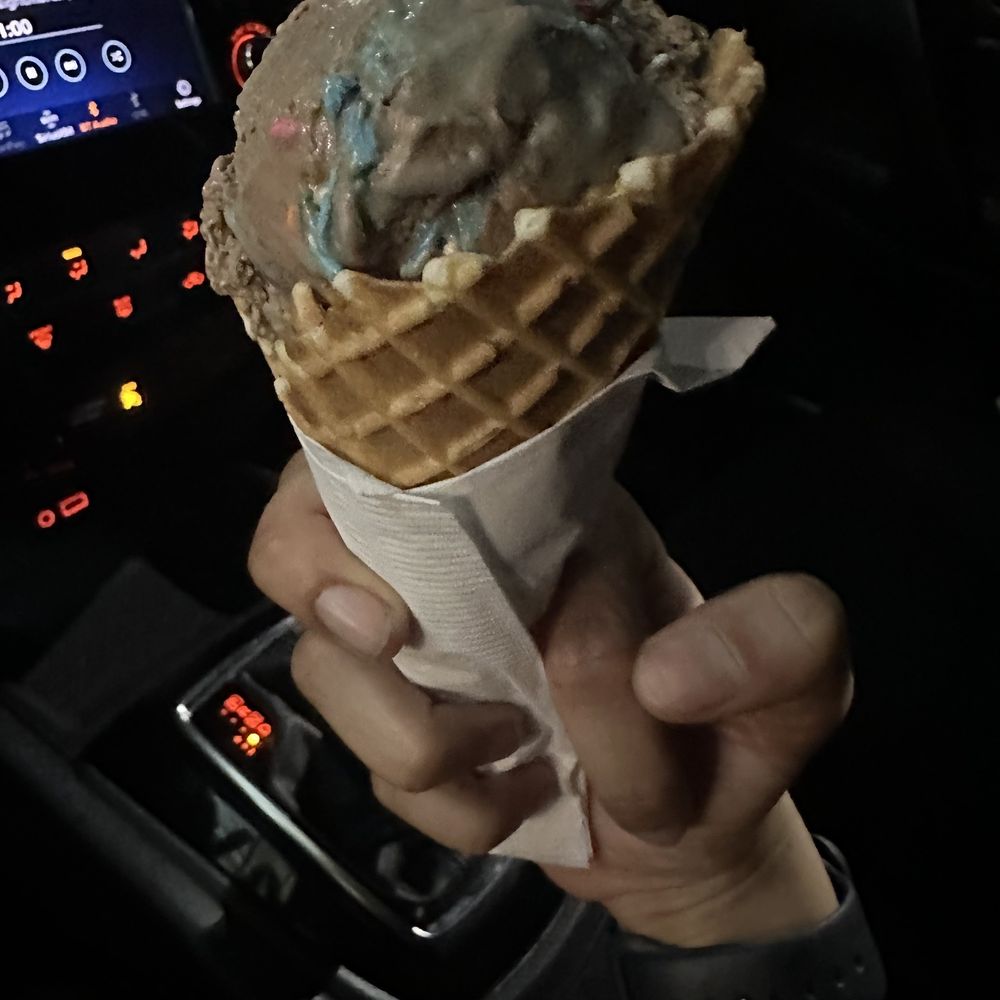 Bruster's Real Ice Cream - Chocolate birthday ice cream - Ice Cream & Frozen Yogurt Near Me - Georgetown, Kentucky Bruster's Real Ice Cream - Chocolate birthday ice cream - Ice Cream & Frozen Yogurt Near Me - Georgetown, Kentucky
