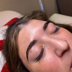 The Brow Bar - Shape + tint