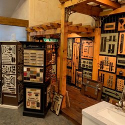 Capitol Hardware - Colonial Bronze & Sun Valley Bronze