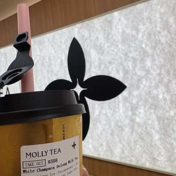 Molly Tea - White champca oolong milk tea - Bubble Tea Near Me - Bellevue, Washington Molly Tea - White champca oolong milk tea - Bubble Tea Near Me - Bellevue, Washington