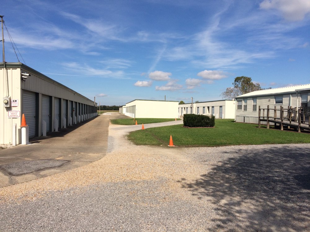 RAYNE STORE N LOCK 1997 E Jeff Davis Ave, Rayne, Louisiana Self