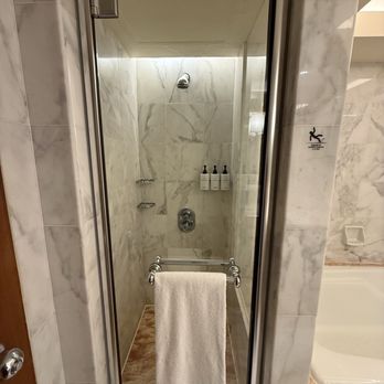 香港港麗酒店 - Shower - Hotels Near Me - Hong Kong, HK