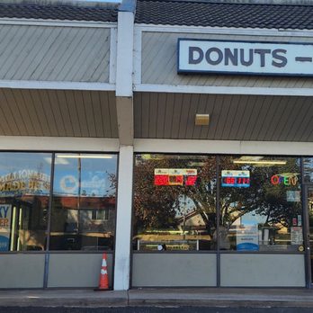 Donuts Donuts - Donuts Donuts: 12544 South St, Cerritos CA - Donuts Near Me - Cerritos, California