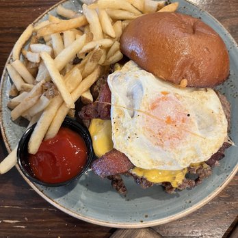 Tavern & Table - Breakfast Bacon Double CB-SO GOOD!!!! - New American Near Me - Mt. Pleasant, South Carolina