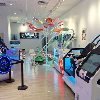 The Mall at Bay Plaza - Shopping Centers Near Me - Bronx, New York