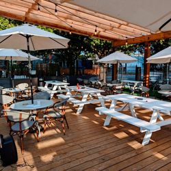 Heights & Co - Outdoor seating