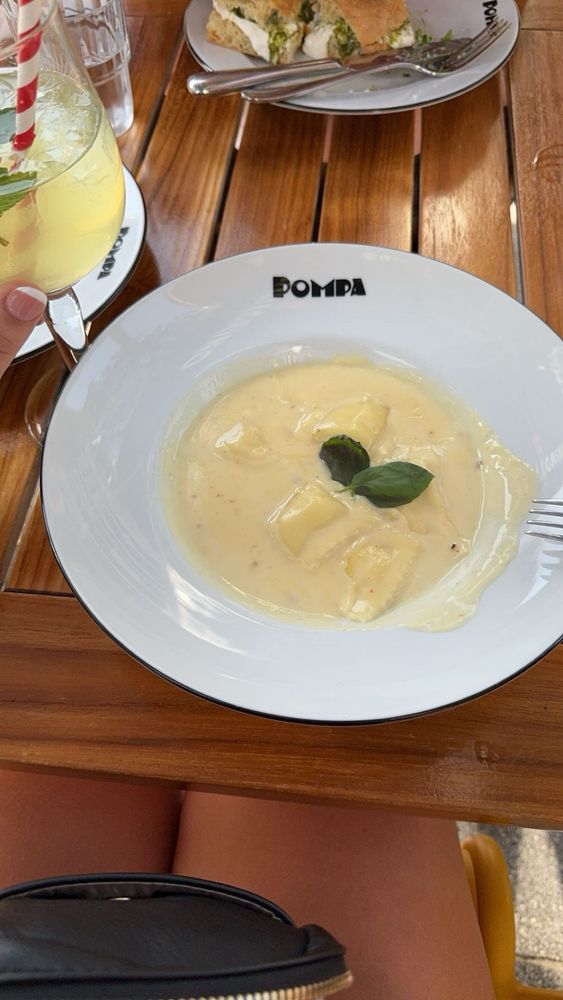 Pompa