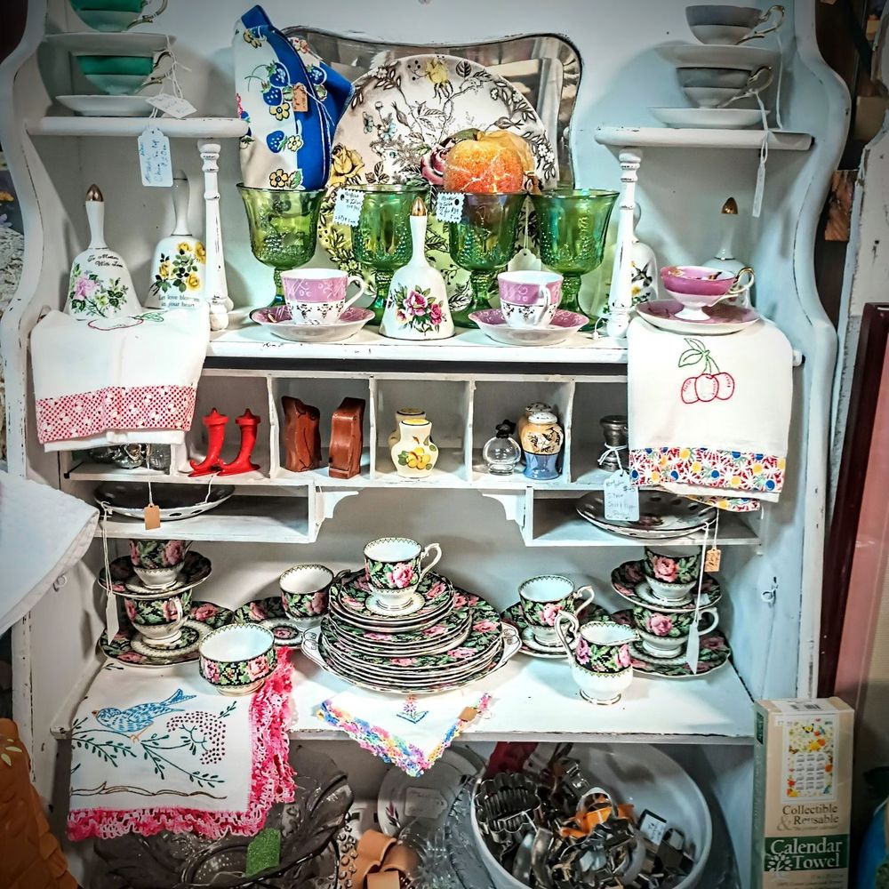 Rancho Co-Op - Cute summer stuff for kitchen and dinning room - Antiques Near Me - Oakley, California Rancho Co-Op - Cute summer stuff for kitchen and dinning room - Antiques Near Me - Oakley, California