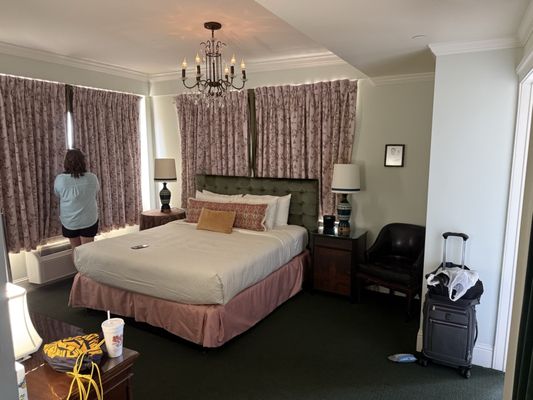 The Pontchartrain Hotel by null
