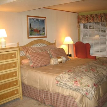 Alpen Way Chalet Mountain Lodge - The Gracious Bedroom Suite - Hotels Near Me - Evergreen, Colorado