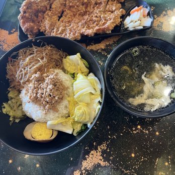 Kingchops Irvine - Pork chop rice is one of the thing you must try in this place. Probably the best Taiwanese place in Irvine - Taiwanese Near Me - Irvine, California Kingchops Irvine - Pork chop rice is one of the thing you must try in this place. Probably the best Taiwanese place in Irvine - Taiwanese Near Me - Irvine, California