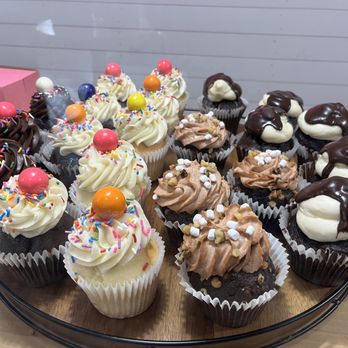 The Cupcakery Cafe & Bake Shop - Cupcakes Near Me - Lewiston, Maine