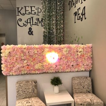 Annie’s Tea House - Seating area with wall decor - Bubble Tea Near Me - Brandon, Florida Annie’s Tea House - Seating area with wall decor - Bubble Tea Near Me - Brandon, Florida