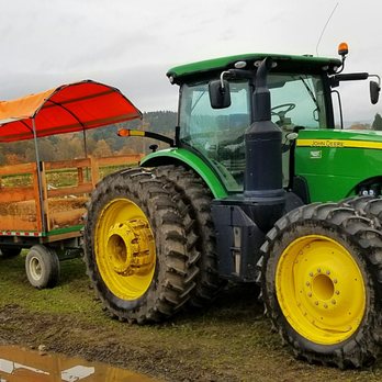 Bob's Corn & Pumpkin Farm - Check out the double tires on that baby! Mud and floods are no match for that! - Pumpkin Patches Near Me - Snohomish, Washington Bob's Corn & Pumpkin Farm - Check out the double tires on that baby! Mud and floods are no match for that! - Pumpkin Patches Near Me - Snohomish, Washington