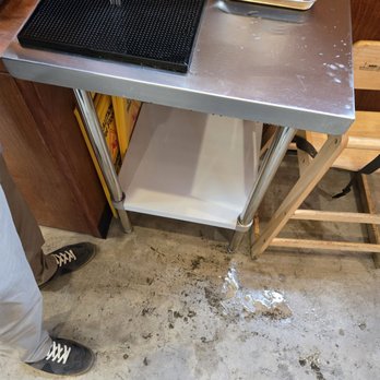 Ohana Superette - Dirty and wet floor - Hawaiian Near Me - Los Angeles, California