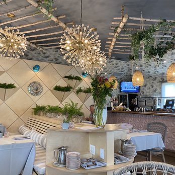 flora - Interior - New American Near Me - Westhampton Beach, New York flora - Interior - New American Near Me - Westhampton Beach, New York