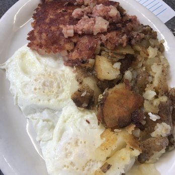 Bobo's Restaurant - Corned Beef Hash - Breakfast & Brunch Near Me - Tucson, Arizona