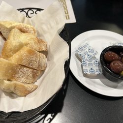 Fax Chix Restaurant - Ask for bread!