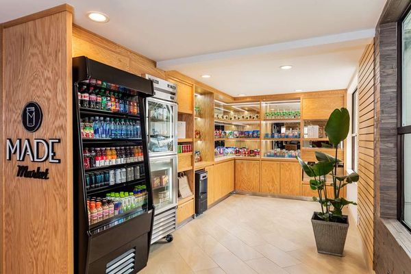 DoubleTree by Hilton Pomona by null