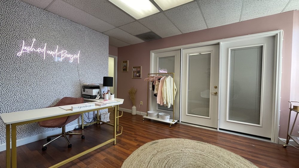 LASHED AND BRONZED Updated October 2024 83 Photos 8258 Veterans