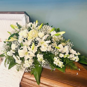 The Flowerman - Elegant Casket Spray ($260) - Florists Near Me - Pasadena, California The Flowerman - Elegant Casket Spray ($260) - Florists Near Me - Pasadena, California