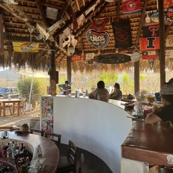Shaka's Delicious Wood - Bar