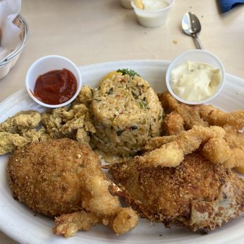 Monument Inn - Oysters, Shrimp, and Stuffed crab with rice pilaf. - Seafood Near Me - La Porte, Texas Monument Inn - Oysters, Shrimp, and Stuffed crab with rice pilaf. - Seafood Near Me - La Porte, Texas