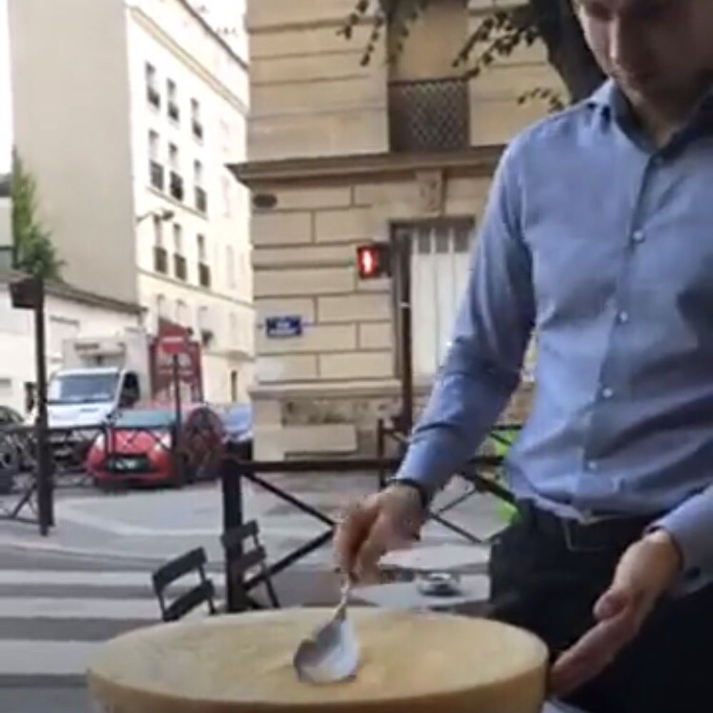 Romantica - Watching him expertly melt my cheese before tossing in the pasta - Italian Near Me - Neuilly-sur-Seine, 92