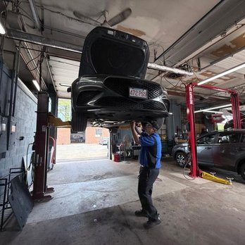 Lyons Auto Service - Auto Repair Near Me - West Hartford, Connecticut Lyons Auto Service - Auto Repair Near Me - West Hartford, Connecticut