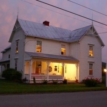 Chestnut Ridge Country Inn - Twilight at the B & B - Bed & Breakfast Near Me - Dunmore, West Virginia Chestnut Ridge Country Inn - Twilight at the B & B - Bed & Breakfast Near Me - Dunmore, West Virginia