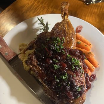 The Brae Loch Inn - Duck Breast on Toast Points w/ Caramelized Onions - American Near Me - Cazenovia, New York