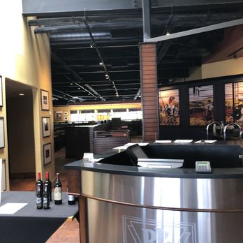 BJ's Restaurant & Brewhouse - Inside - Pizza Near Me - La Mesa, California