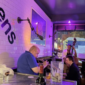 On The 7 - Very cool jazz trio - Bars Near Me - Queens, New York On The 7 - Very cool jazz trio - Bars Near Me - Queens, New York