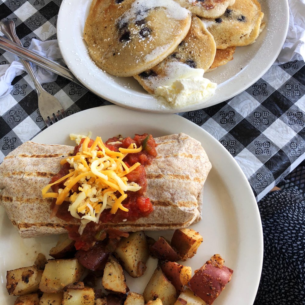 Fiddlestix Cafe - The Burritoville and Blueberry Pancakes 5/10 - Breakfast & Brunch Near Me - Cornwall, New York