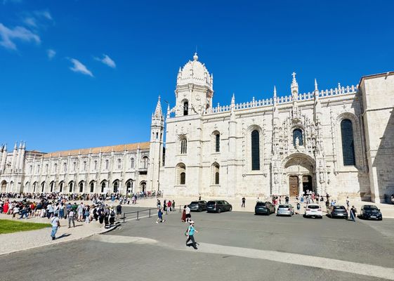 Jerónimos Monastery by null