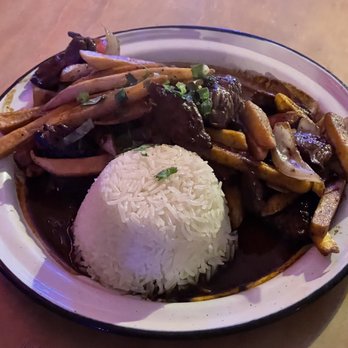 Casa Chaskis - Loma Saltado - Peruvian Near Me - Long Beach, California Casa Chaskis - Loma Saltado - Peruvian Near Me - Long Beach, California