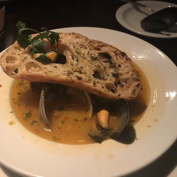 Bodega Malbec - Mussels and clams in delicious broth - Argentine Near Me - Toluca Lake, California