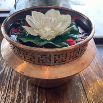 Everest MoMo Shack - Interior was clean and nicely decorated - Indian Near Me - Jackson, Wyoming